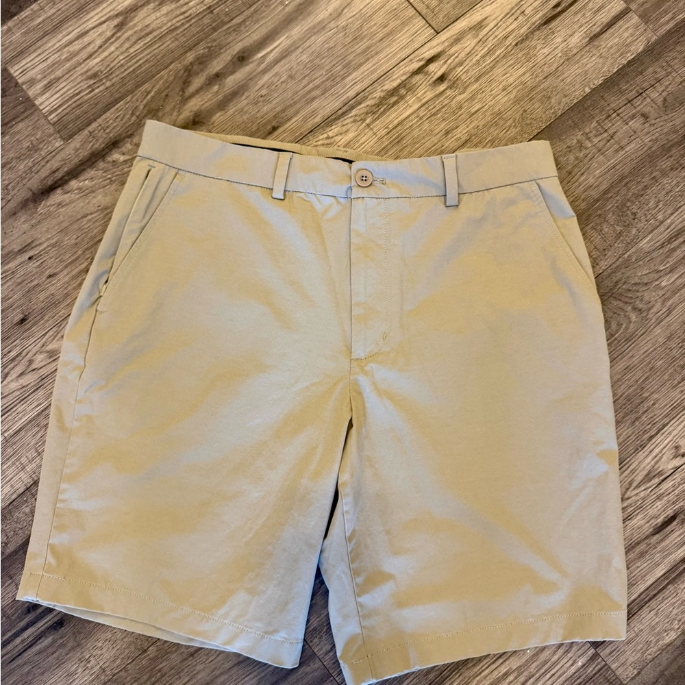 Vineyard Vines On-the-Go Khaki Shorts
